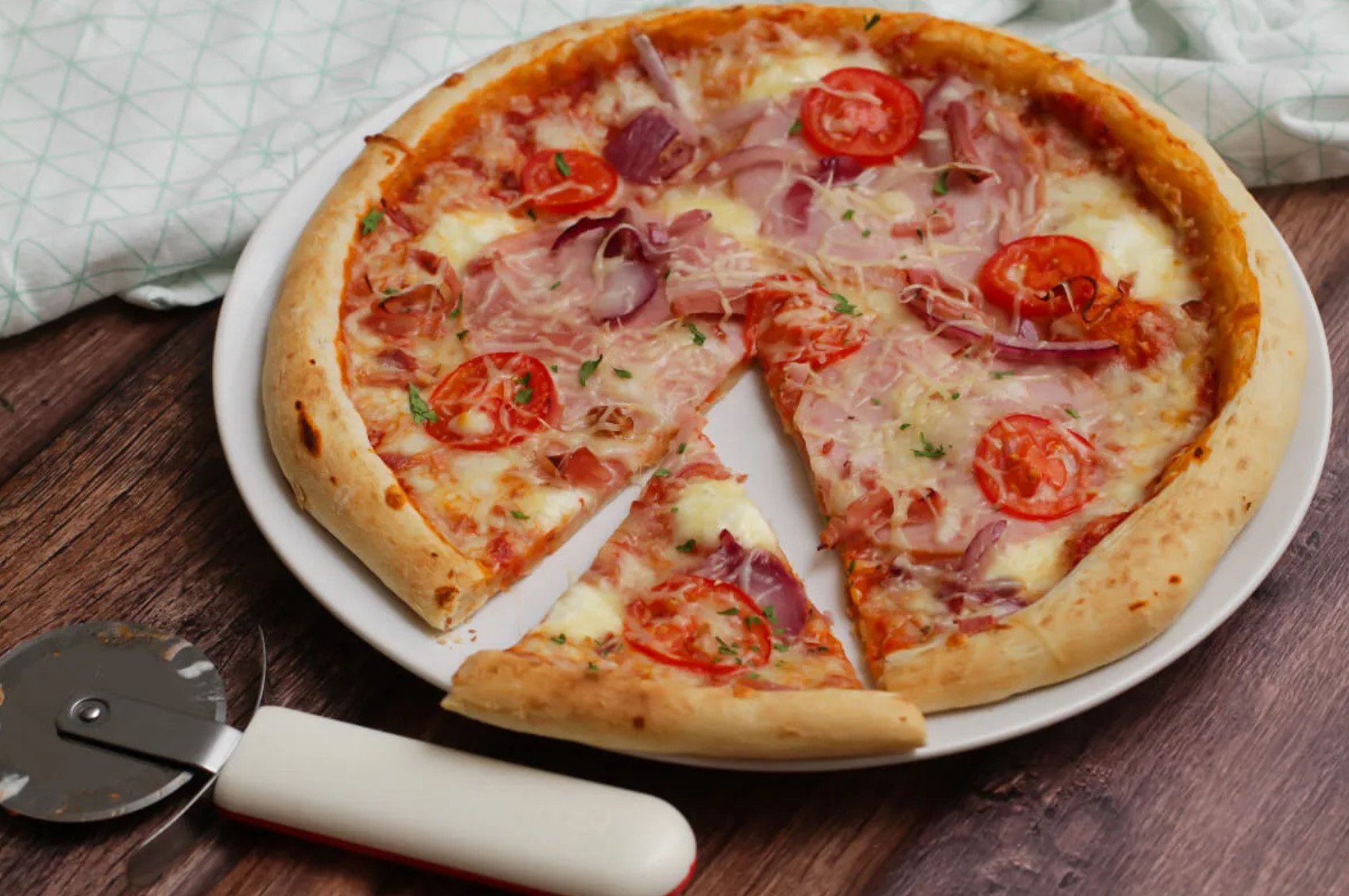 pizzateszta - Featured