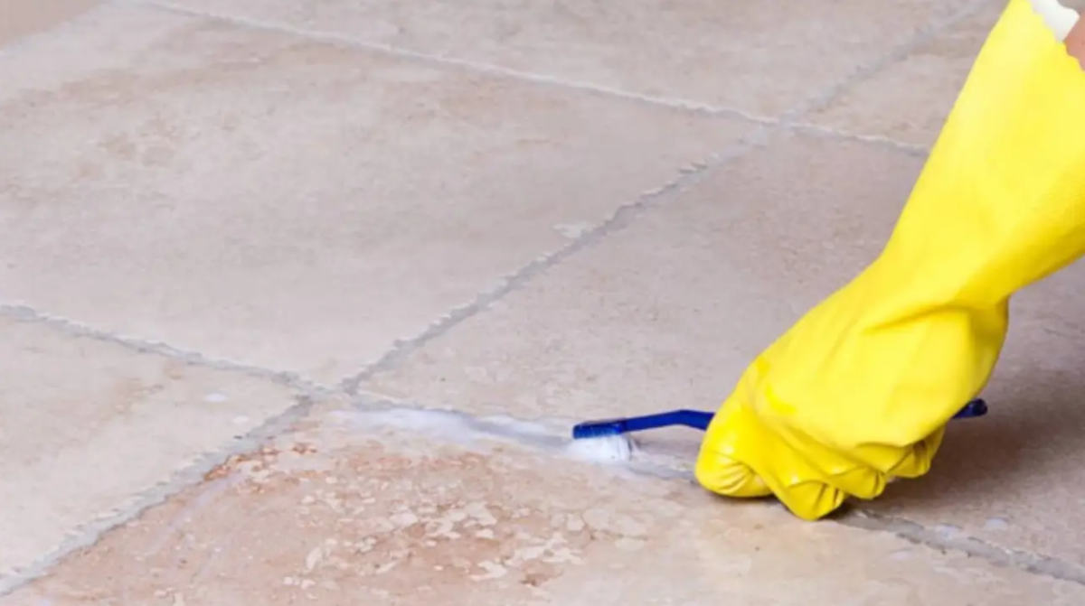 Hogyan fehérítsük ki a fugát a padlón – nagymama módszere egyetlen hozzávalóval