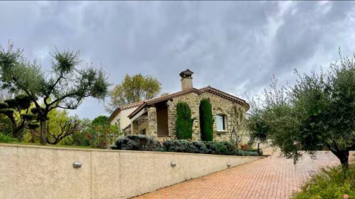 Milyen távolságra ültessünk fát a háztól?